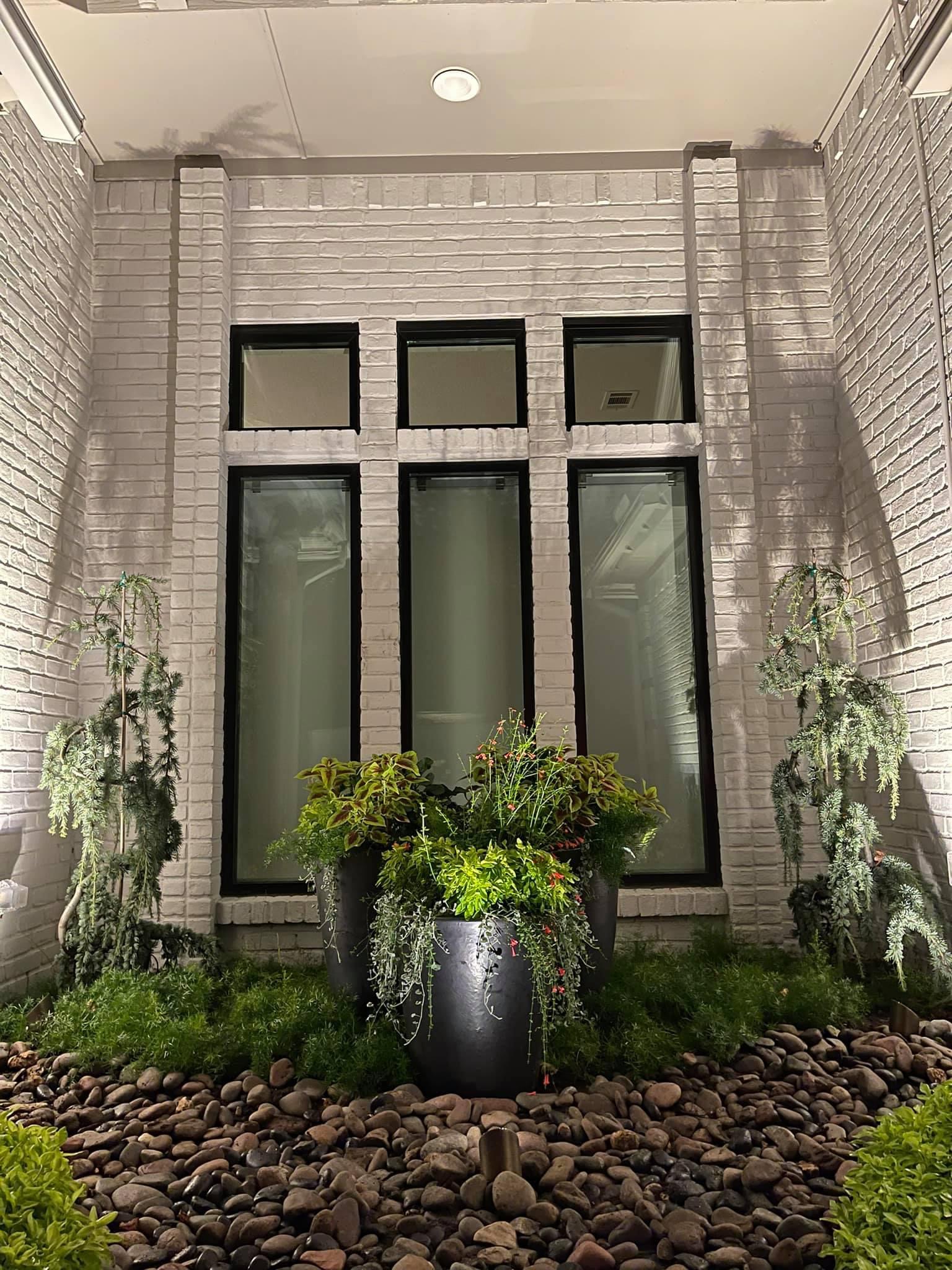 Landscape lighting installation, photo 84 of 114