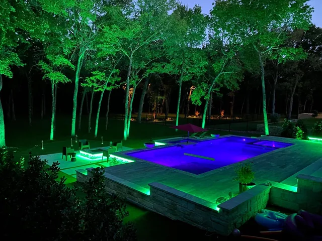 Landscape lighting installation, photo 33 of 114