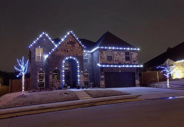 Residential Christmas lighting installation, photo 1 of 114