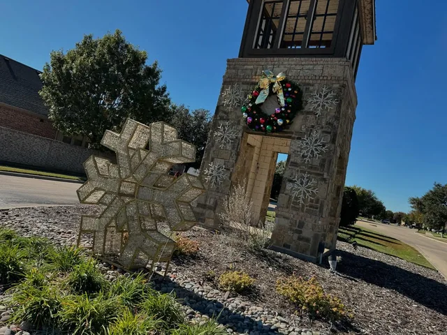 Commercial Christmas lighting installation, photo 80 of 114