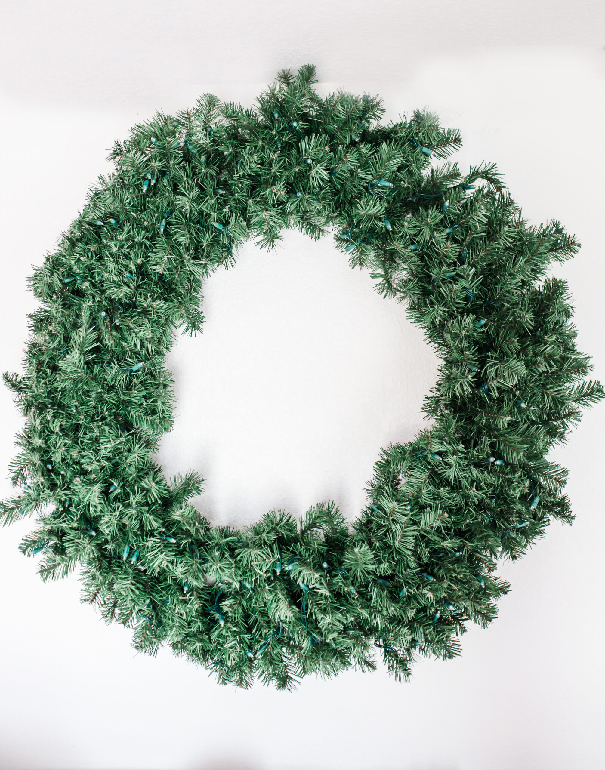 48" Oregon Fir Wreath un-lit